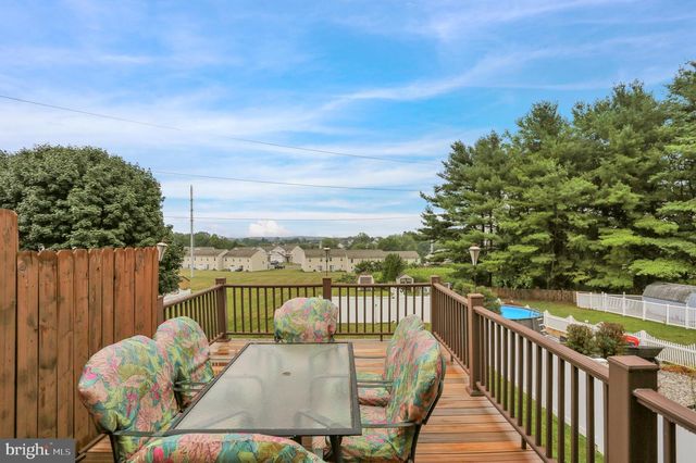 313 ACORN CIR, Lebanon, PA 17042