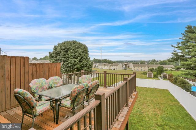 313 ACORN CIR, Lebanon, PA 17042