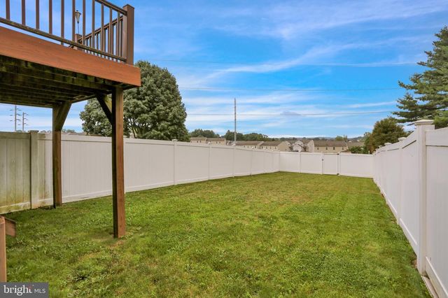 313 ACORN CIR, Lebanon, PA 17042