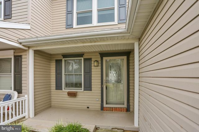 313 ACORN CIR, Lebanon, PA 17042