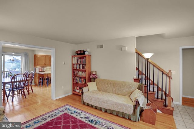 313 ACORN CIR, Lebanon, PA 17042