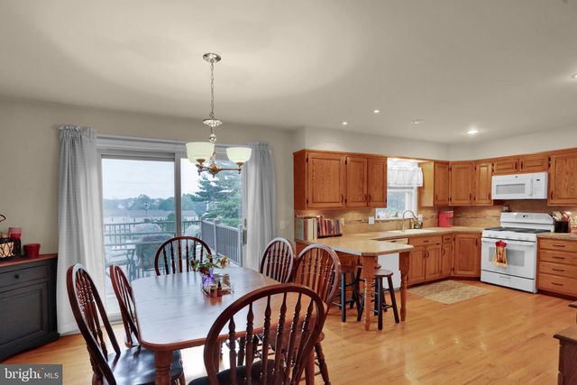 313 ACORN CIR, Lebanon, PA 17042