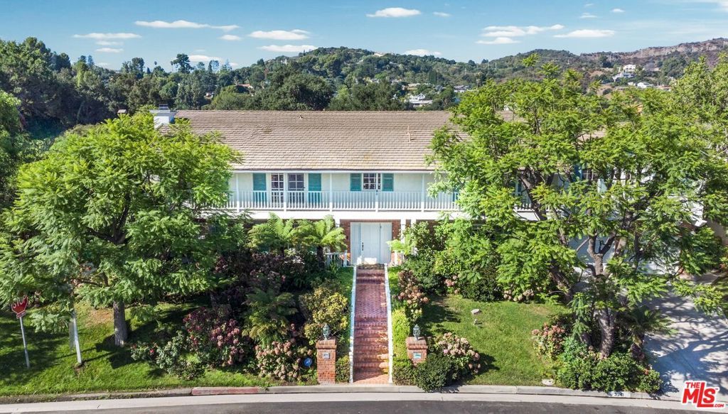 3541 Westfall Drive, Encino, CA 91436