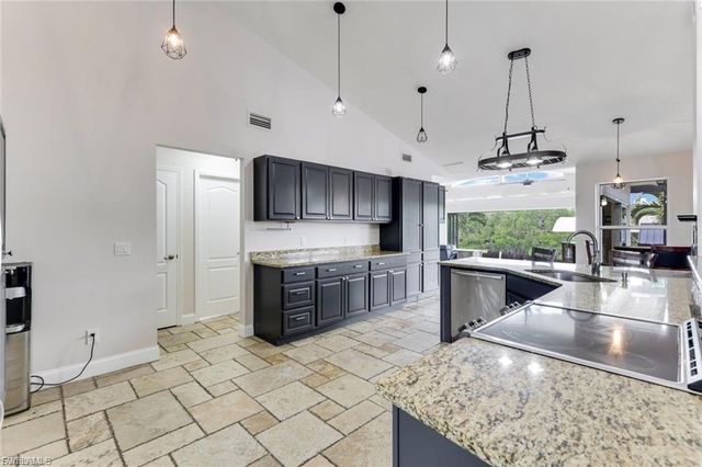 2013 Everest PKWY, Cape Coral, FL 33904