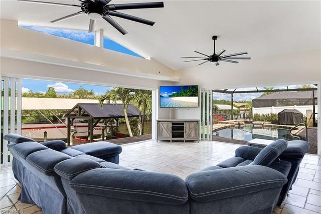 2013 Everest PKWY, Cape Coral, FL 33904