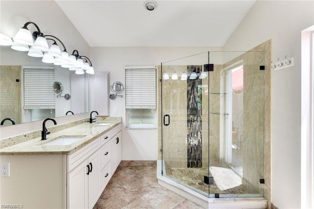2013 Everest PKWY, Cape Coral, FL 33904