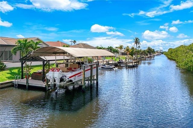 2013 Everest PKWY, Cape Coral, FL 33904