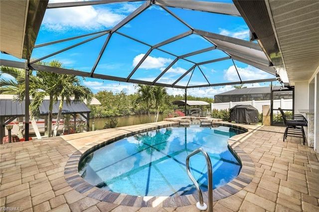 2013 Everest PKWY, Cape Coral, FL 33904