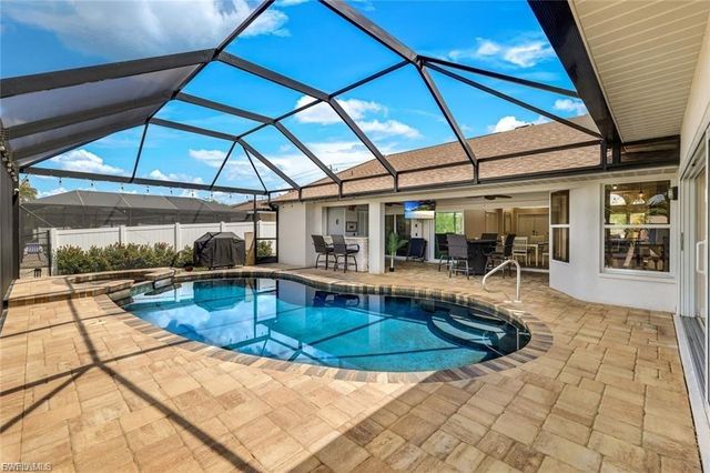 2013 Everest PKWY, Cape Coral, FL 33904
