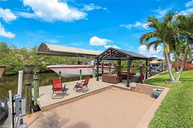 2013 Everest PKWY, Cape Coral, FL 33904