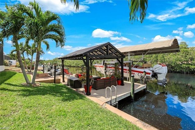 2013 Everest PKWY, Cape Coral, FL 33904