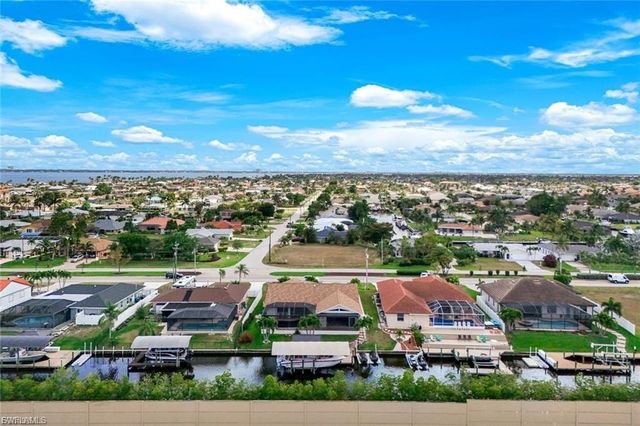2013 Everest PKWY, Cape Coral, FL 33904