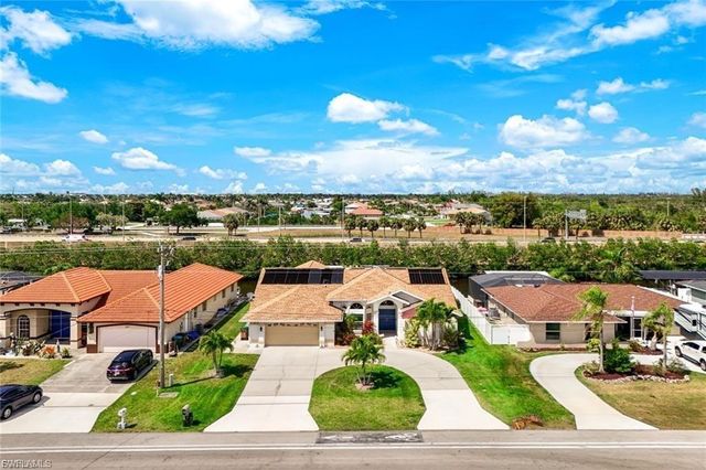 2013 Everest PKWY, Cape Coral, FL 33904