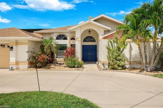 2013 Everest PKWY, Cape Coral, FL 33904