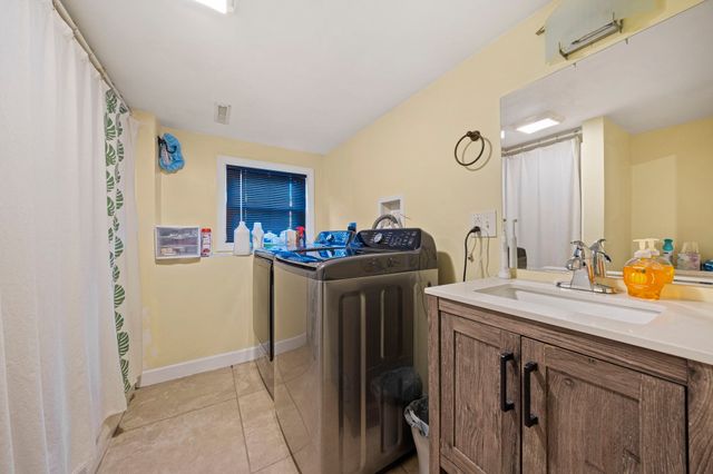 247 Howard St, Brockton, MA 02302