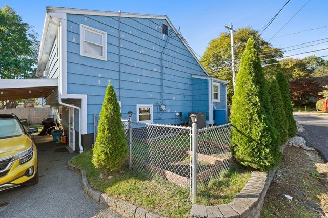 247 Howard St, Brockton, MA 02302