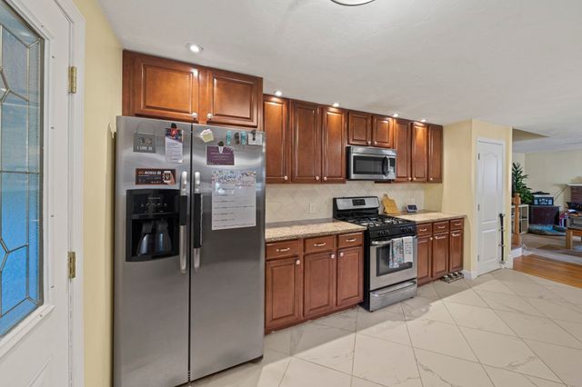 247 Howard St, Brockton, MA 02302
