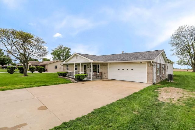 2207 S Fairview Drive, Shelbyville, IN 46176