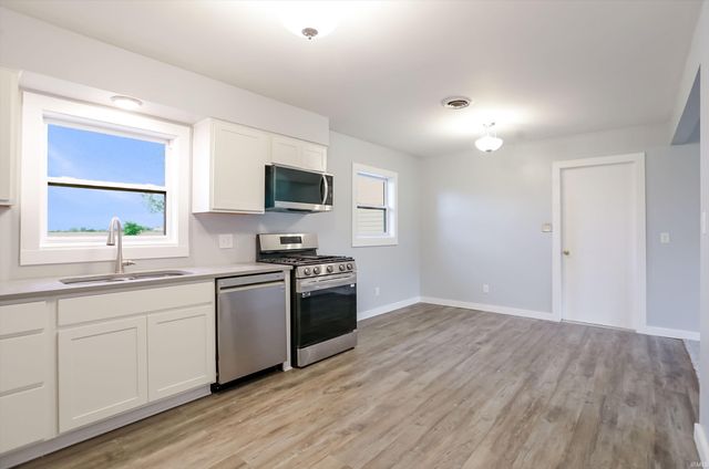 2207 S Fairview Drive, Shelbyville, IN 46176