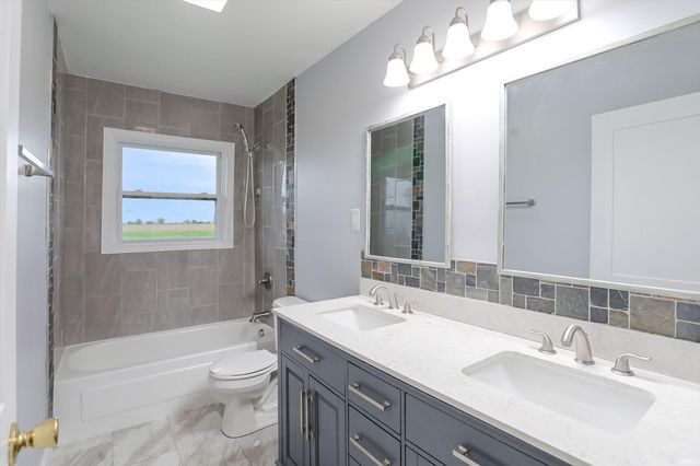 2207 S Fairview Drive, Shelbyville, IN 46176
