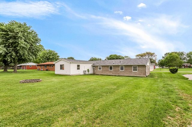 2207 S Fairview Drive, Shelbyville, IN 46176