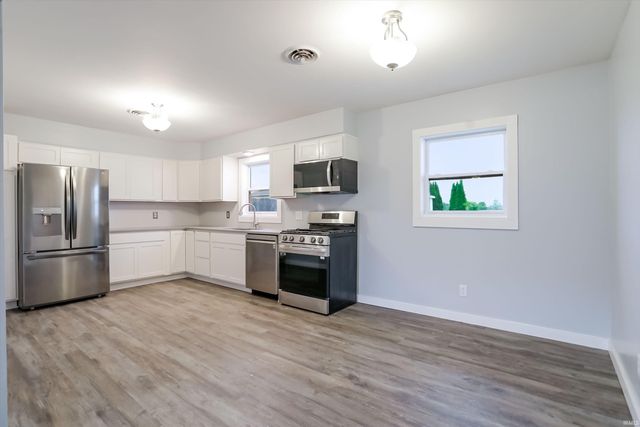 2207 S Fairview Drive, Shelbyville, IN 46176