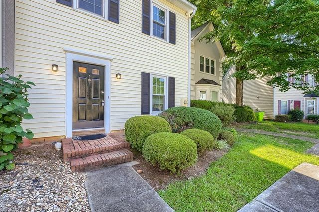 594 Harcourt Place SE, Marietta, GA 30067
