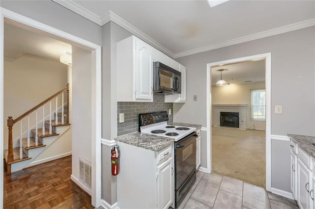 594 Harcourt Place SE, Marietta, GA 30067