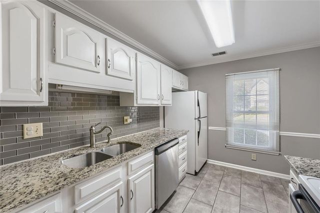 594 Harcourt Place SE, Marietta, GA 30067