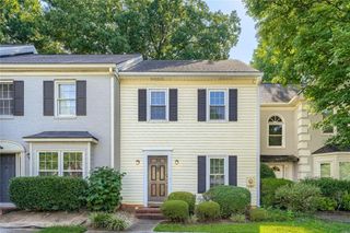 594 Harcourt Place SE, Marietta, GA 30067