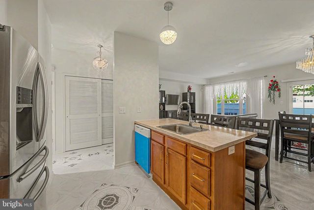 606 LONDON COURT II, Egg Harbor Twp, NJ 08234