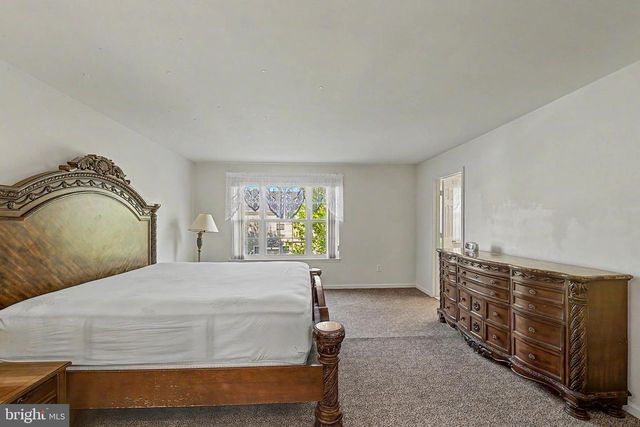 606 LONDON COURT II, Egg Harbor Twp, NJ 08234