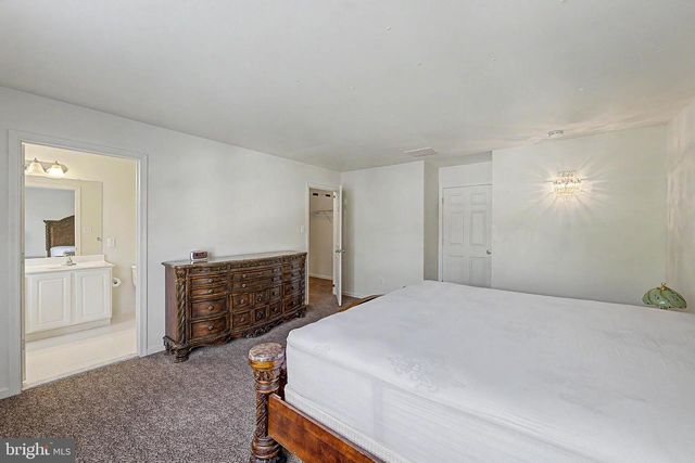 606 LONDON COURT II, Egg Harbor Twp, NJ 08234