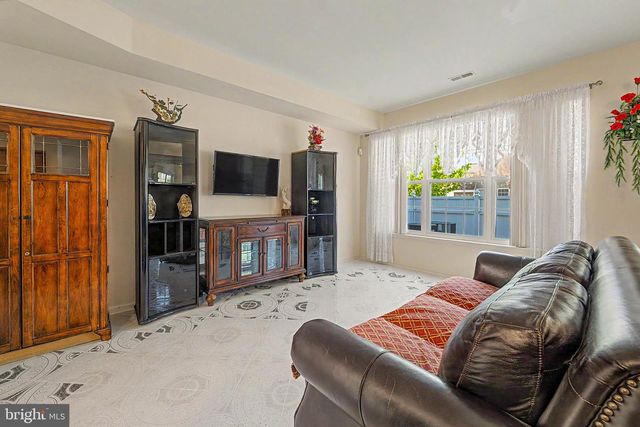 606 LONDON COURT II, Egg Harbor Twp, NJ 08234