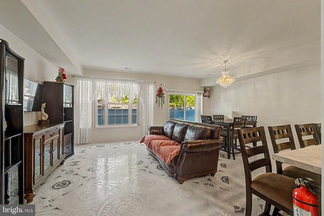 606 LONDON COURT II, Egg Harbor Twp, NJ 08234