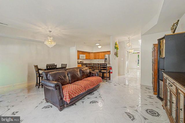 606 LONDON COURT II, Egg Harbor Twp, NJ 08234