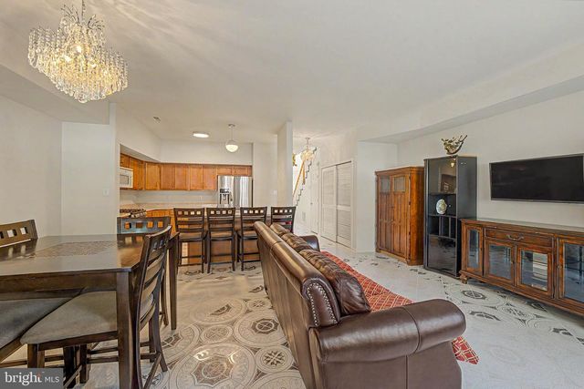 606 LONDON COURT II, Egg Harbor Twp, NJ 08234