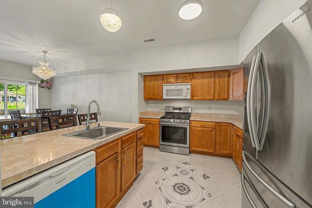 606 LONDON COURT II, Egg Harbor Twp, NJ 08234
