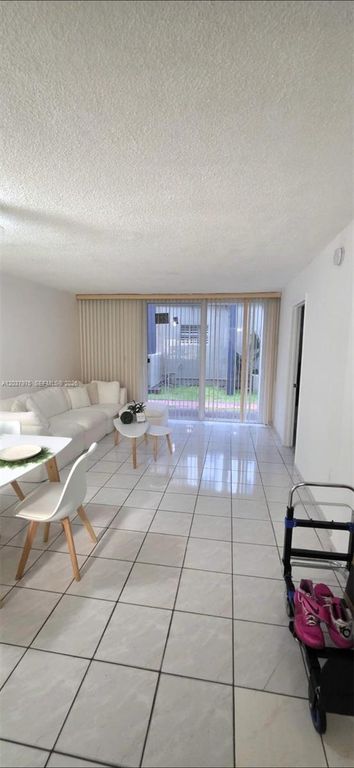 10000 NW 80th Court 2149, Hialeah Gardens, FL 33016