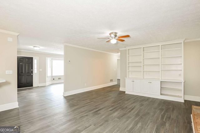 902 Hickory Nut Lane, Lawrenceville, GA 30043