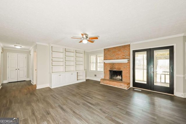 902 Hickory Nut Lane, Lawrenceville, GA 30043