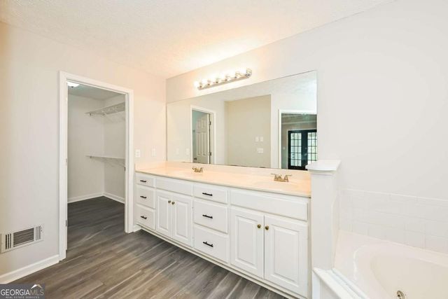 902 Hickory Nut Lane, Lawrenceville, GA 30043