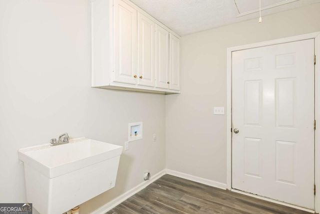 902 Hickory Nut Lane, Lawrenceville, GA 30043