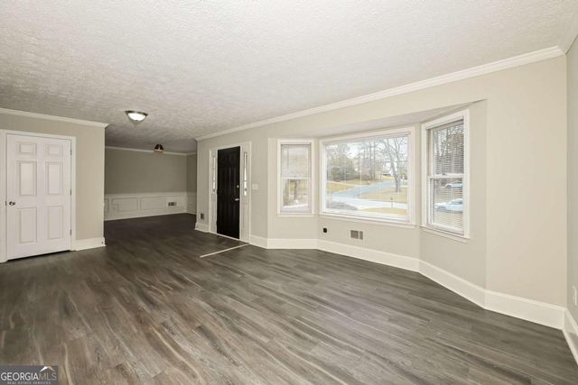 902 Hickory Nut Lane, Lawrenceville, GA 30043