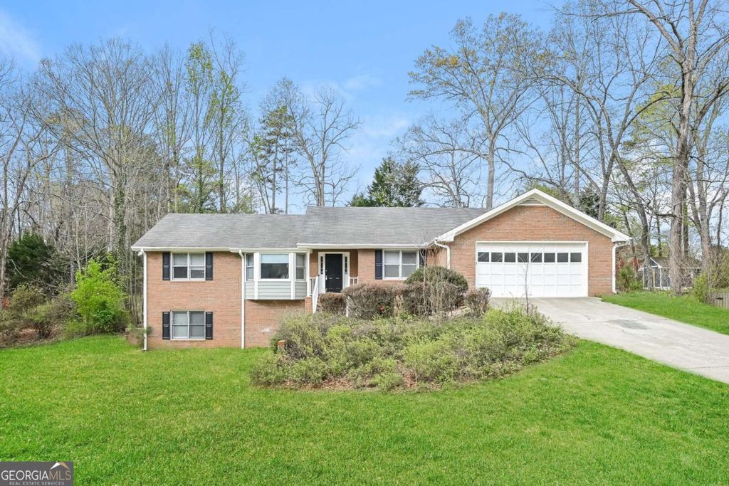 902 Hickory Nut Lane, Lawrenceville, GA 30043