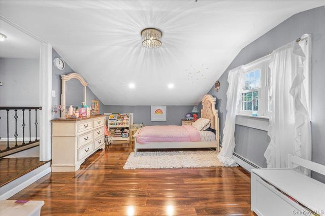 35 Washington Heights Street, Selden, NY 11784