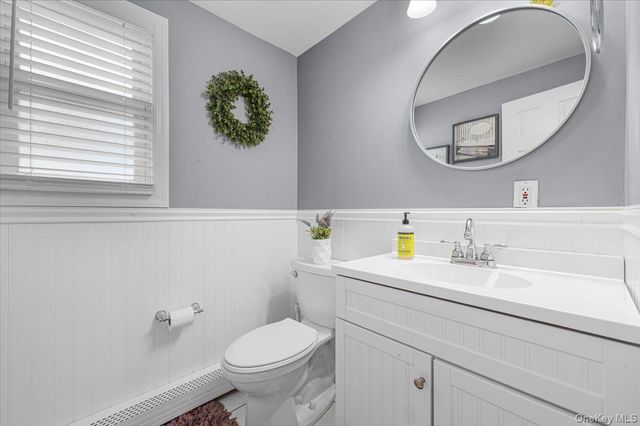 35 Washington Heights Street, Selden, NY 11784