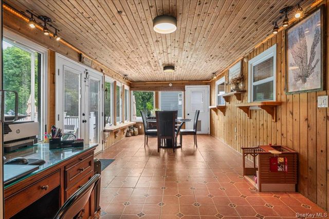 35 Washington Heights Street, Selden, NY 11784