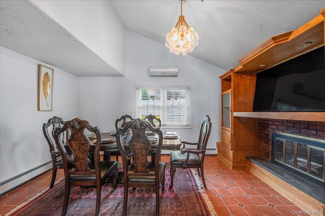 35 Washington Heights Street, Selden, NY 11784
