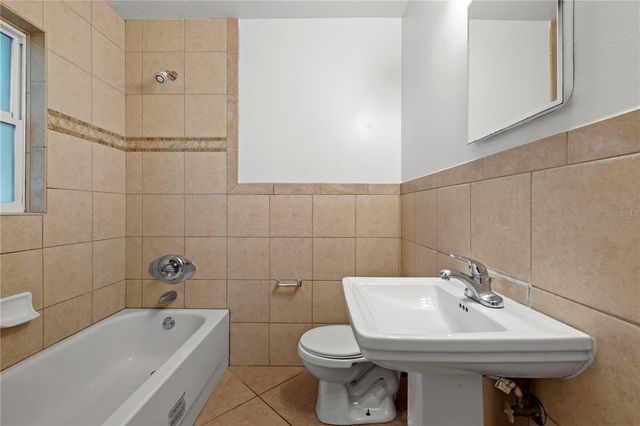 123 NW 26TH STREET, Gainesville, FL 32607